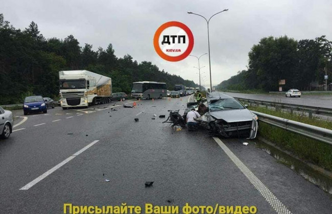 Еще одна смертельная авария произошла на трассе Киев-Харьков: есть подробности