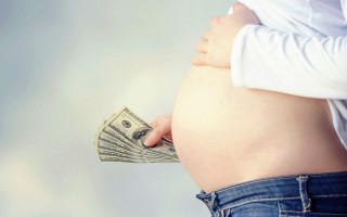 Депутаты предложили запретить иностранцам суррогатное материнство в Украине