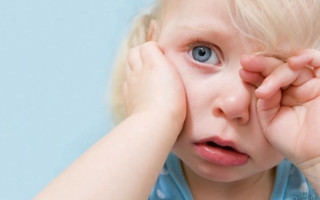 Двухлетняя девочка получила химожоги после применения вещества для очистки жира