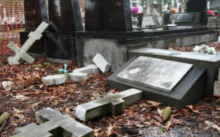 В Одесской области мужчина надругался над 15 могилами