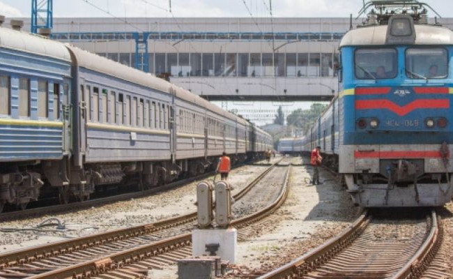 В Запорожской области локомотив врезался в вагон, пострадали 26 пассажиров