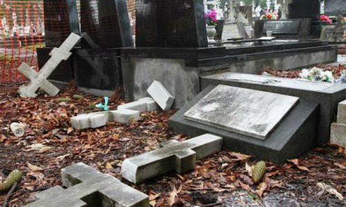 В Одесской области мужчина надругался над 15 могилами