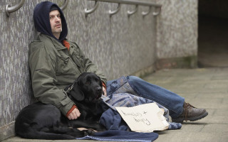 Облили горючей жидкостью и подожгли: в Берлине совершили нападение на бездомных