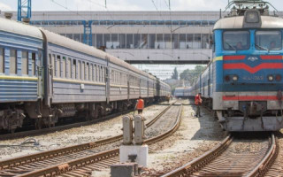 В Запорожской области локомотив врезался в вагон, пострадали 26 пассажиров