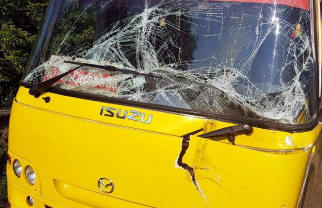 Под Харьковом столкнулись автобус и грузовик, 3 человека в больнице