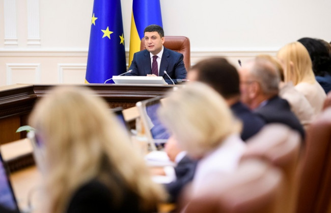 Семьям политзаключенных украинцев выделят по 100 тысяч гривен