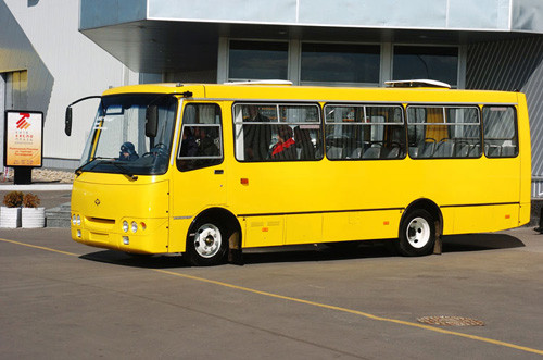 «Ты тут никто!»: Под Киевом водитель маршрутки жестоко избил полицейского