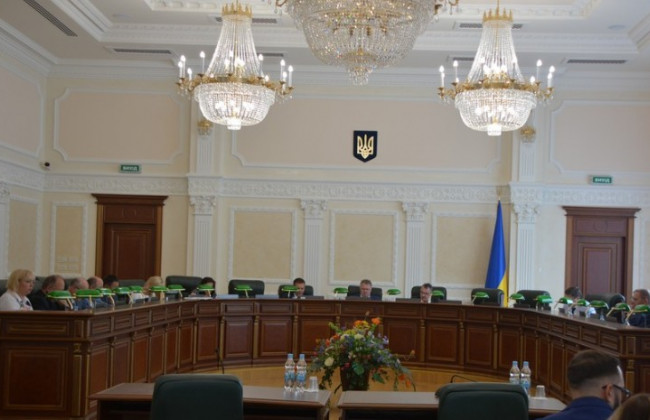 Четырех судей уволили в отставку