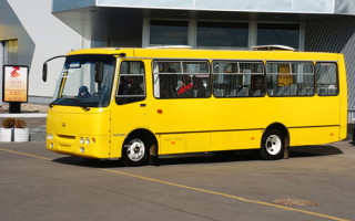 «Ты тут никто!»: Под Киевом водитель маршрутки жестоко избил полицейского