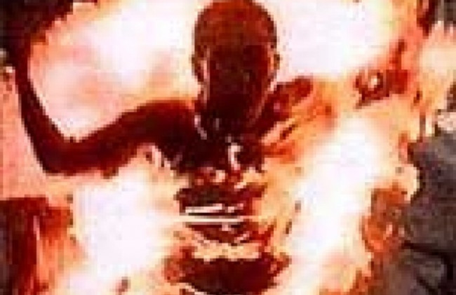 Около здания Минобороны в Киеве поджег себя мужчина в военной форме