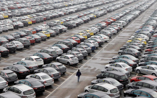 В Украине будут бесплатно раздавать конфискованные авто и квартиры