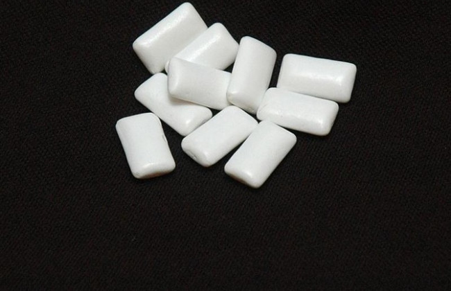 Медики назвали опасность жвачки и зубной пасты