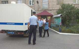 Мать умершей от голода девочки арестовали, обвинив в убийстве