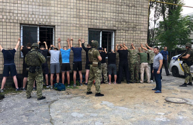 В Одессе неизвестные пытались захватить предприятие