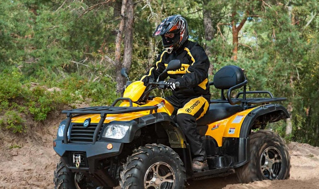 Во Львовской области водитель квадроцикла въехал в группу детей