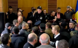 Массовая драка в горсовете Конотопа: появилось новое видео