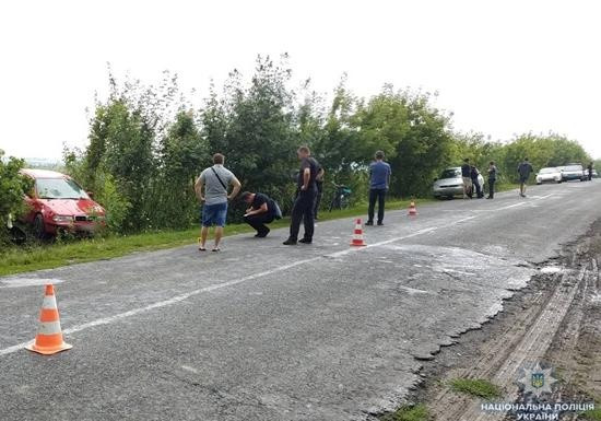 В Ровенской области легковушка сбила женщину с двумя детьми