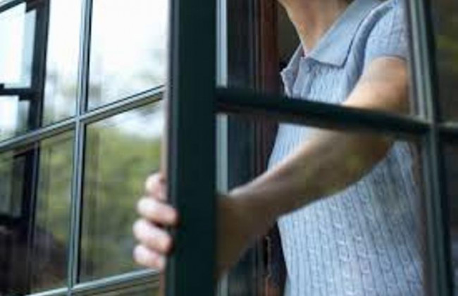 Из окна киевской больницы выбросился полуголый мужчина