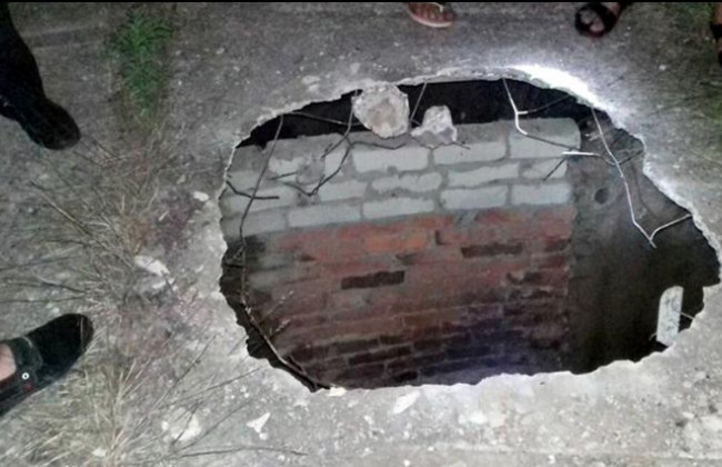 Жуткая находка: в коллекторе нашли тело солдата с перерезанным горлом