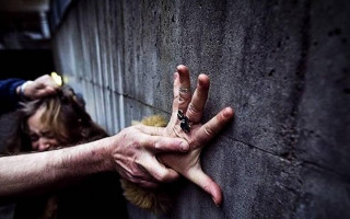 Изнасиловал и оставил в кустах: 13-летний ром забил до смерти женщину