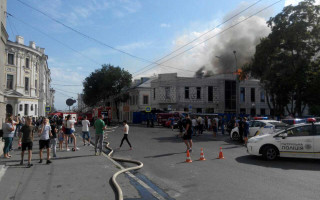 Крупный пожар в центре Харькова: появилось видео