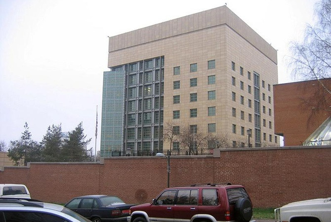 В американском посольстве в Москве выявили шпионку