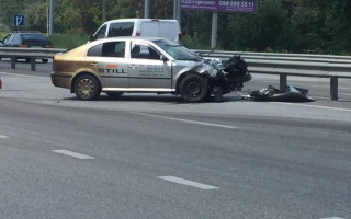 От удара машина вылетела в кювет: под Киевом произошло жуткое ДТП