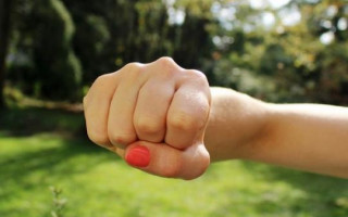 Групповое избиение девочки в Одессе: отец нападающей погиб в АТО