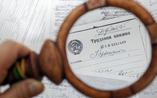 Входят ли в пенсионный стаж декрет, учеба и армия: эксперт объяснила