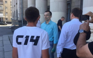 В Житомире облили зеленкой скандального пророссийского блогера