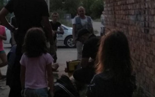 В Николаеве дети вызвали «скорую» умирающему бездомному и спасли ему жизнь