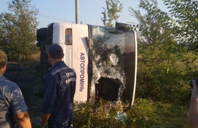 Двое погибли, 16 пострадали:  под Днепром произошло страшное ДТП