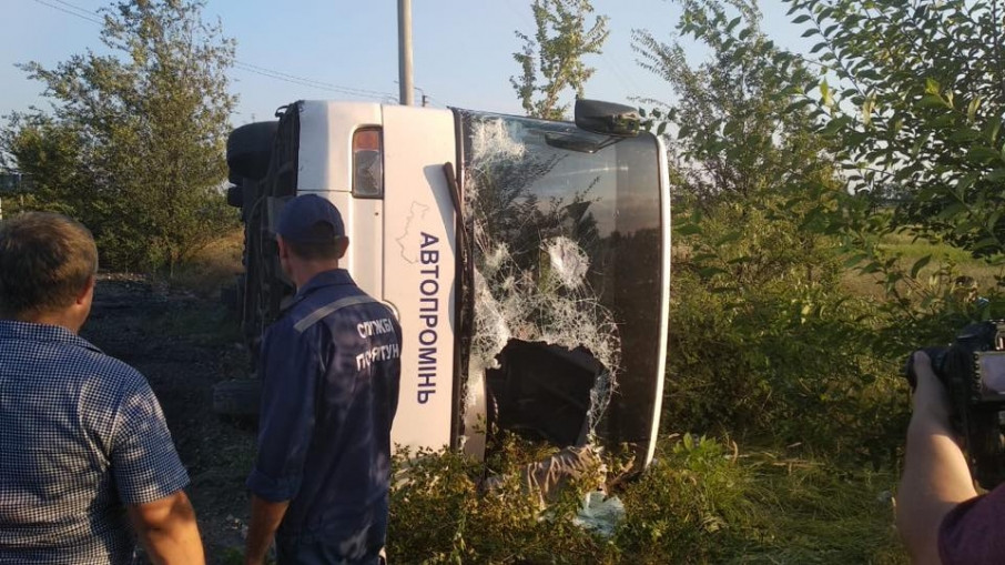 Двое погибли, 16 пострадали:  под Днепром произошло страшное ДТП