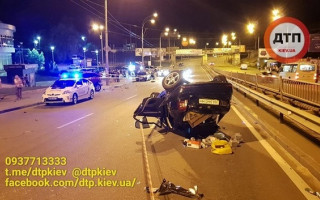 Жуткое ДТП с переворотом в Киеве: появились  данные о жертве