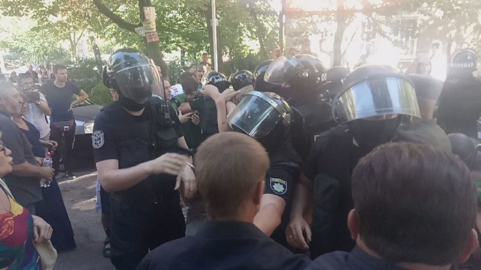 Облили бензином работника СИЗО и хотели сжечь: в полиции рассказали о бунте в Лукьяновском СИЗО