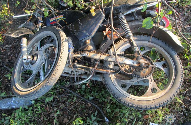 ДТП под Винницей: пьяный водитель мопеда погубил 15 - летнюю девукшу