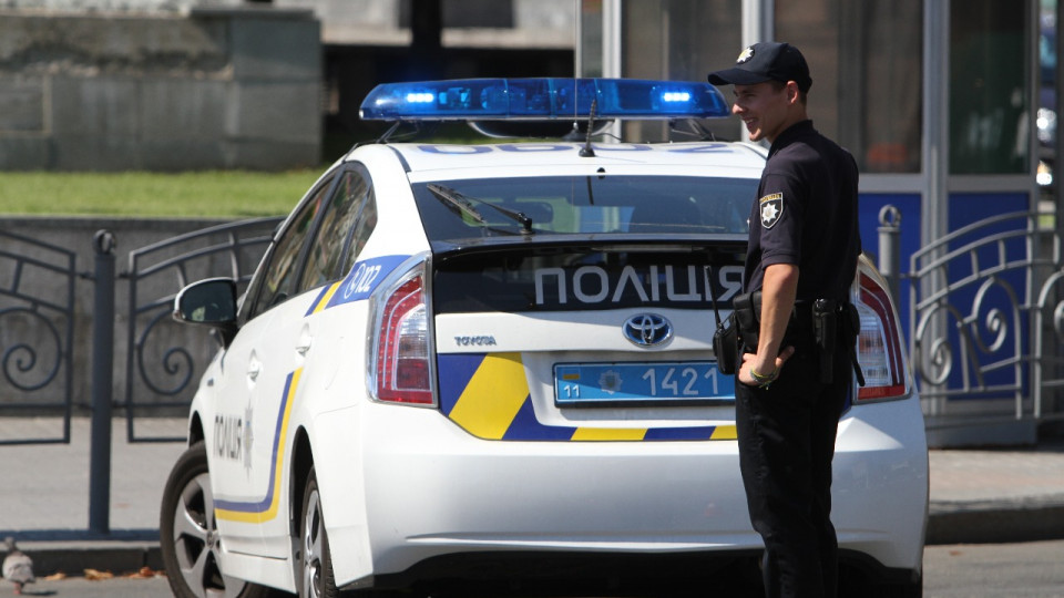 Под Киевом полицейский задержали пьяного водителя маршрутки