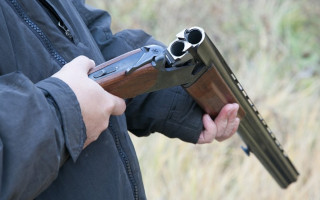 В Запорожской области 27-летний мужчина стрелял по автомобилям