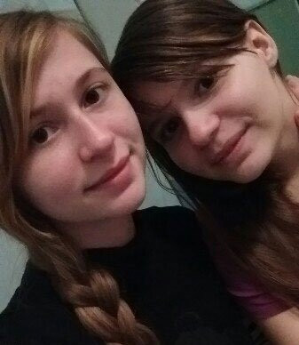 Полиция разыскивает двух 15-летних девочек, которые сбежали из больницы