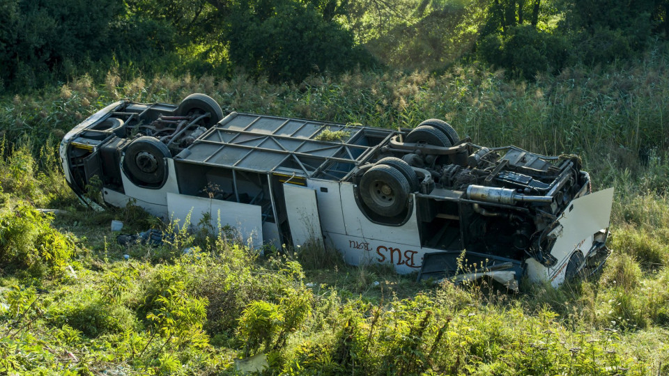 В Венгрии перевернулся микроавтобус с украинцами, пострадали 13 человек