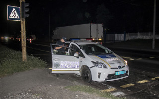 В столице автомобиль сбил пешехода и скрылся, оставив номера