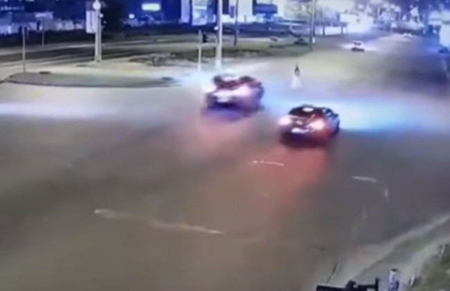 Lexus на скорости «снес» пешехода в Киеве: жуткое видео