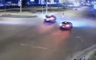 Lexus на скорости «снес» пешехода в Киеве: жуткое видео