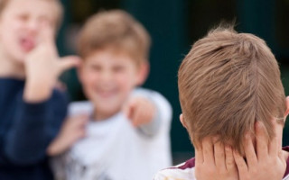 Оболонь терроризирует группа подростков