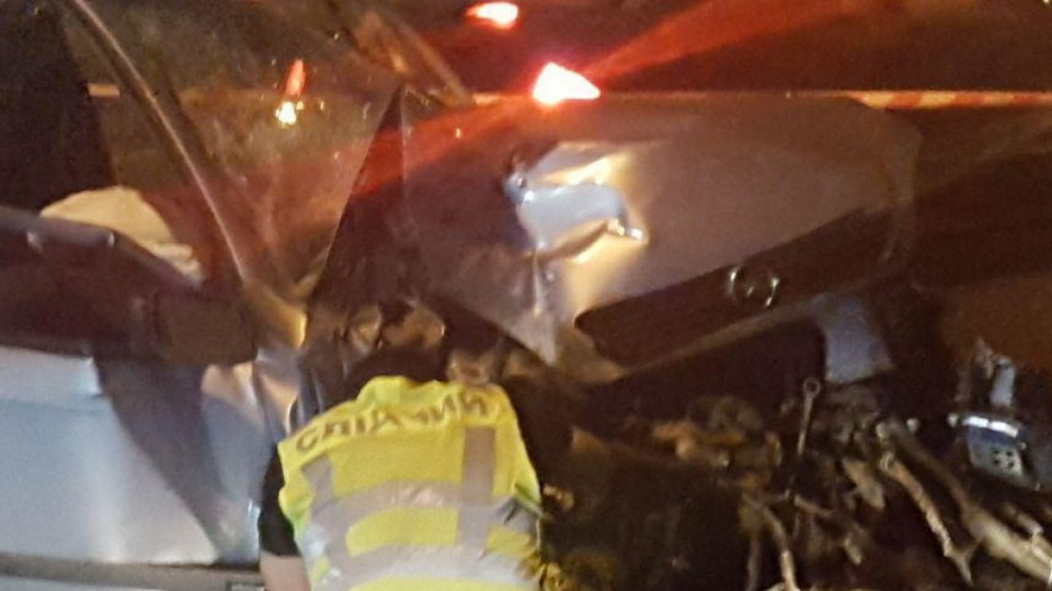 Такси на «еврономерах» попало в ДТП в Киеве: пассажирка погибла