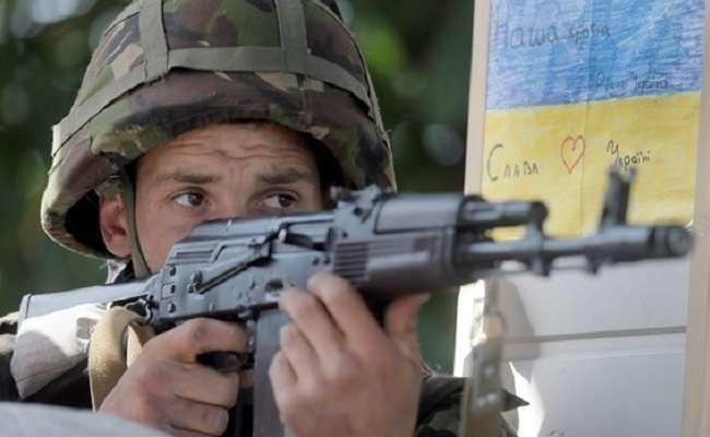 Бойцы показали отбитые у боевиков позиции