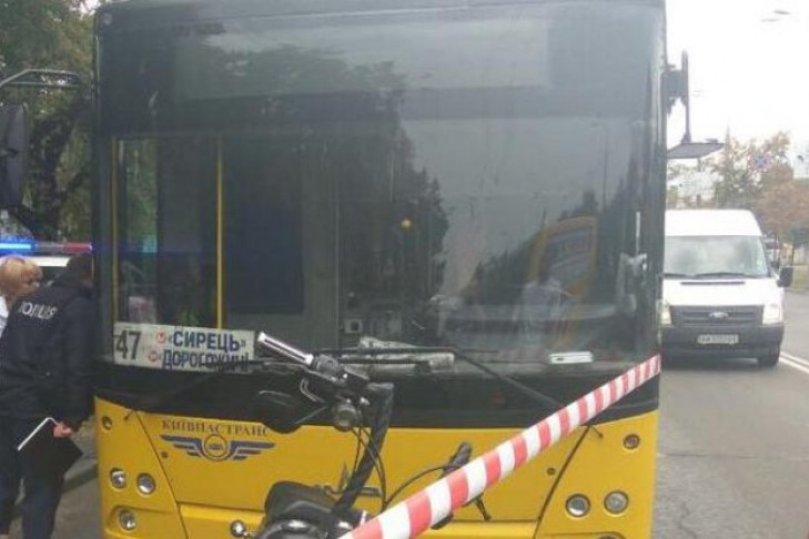 Злоумышленник в Киеве расстрелял водителя автобуса