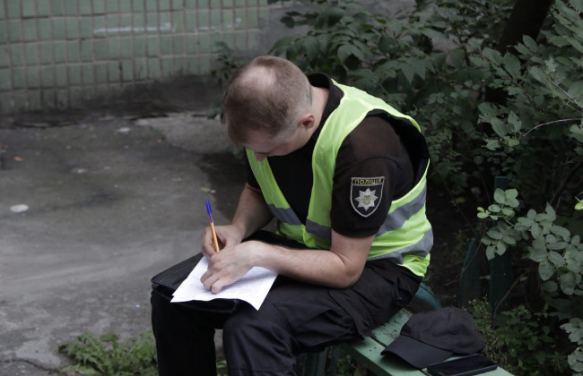 Шесть раз выстрелил в мужчину: появились подробности ЧП с копом в Киеве