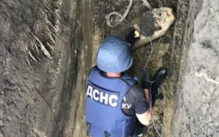 Опасная находка: под Хмельницком обнаружили огромные авиабомбы