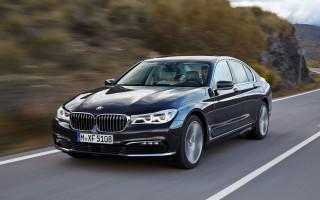 Машины раскиданы по всей дороге: Киеве случилось страшное ДТП